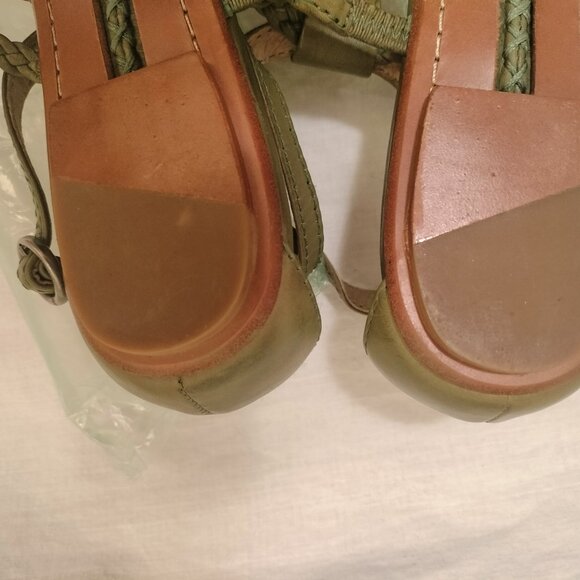 FRYE Laurel Flower T-Strap Sandal - Picture 9 of 13